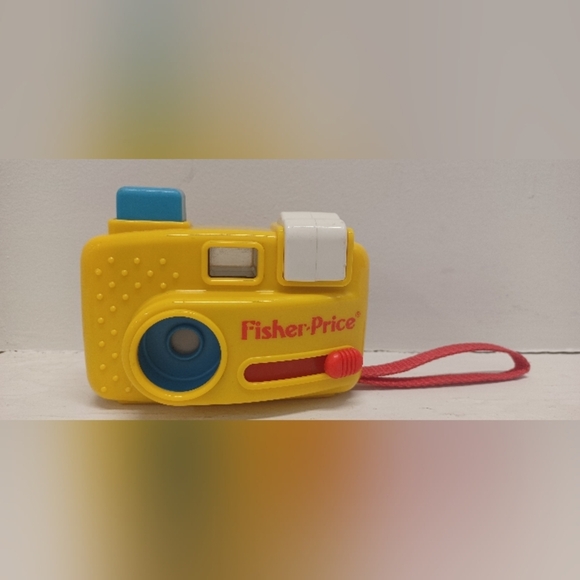 Vintage 1993 Fisher-Price Yellow Toy Camera #2077 Works 24 Animal Pics - Picture 2 of 9